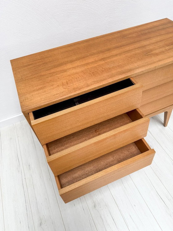 Image 1 of Vintage Duitse notenhouten commode, minimalistische dressoir in mid-century modern stijl, jaren 1950