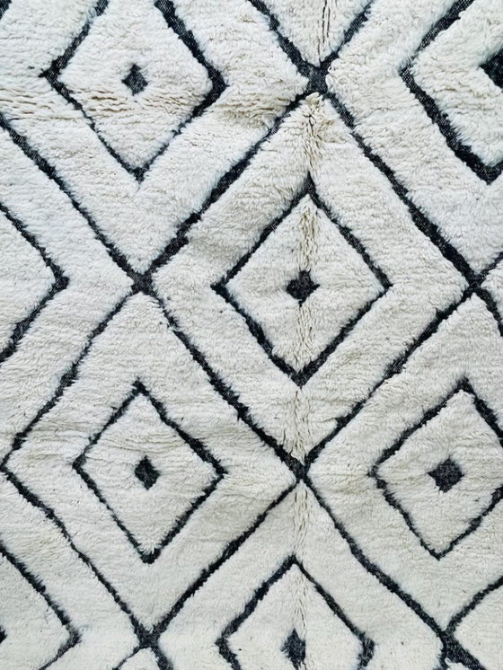 Image 1 of Tapis marocain blanc-noir artisanal 250cmx150cm 