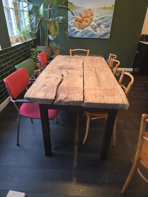 unieke houten tafel van oude deur  India   173× 93 × 78.