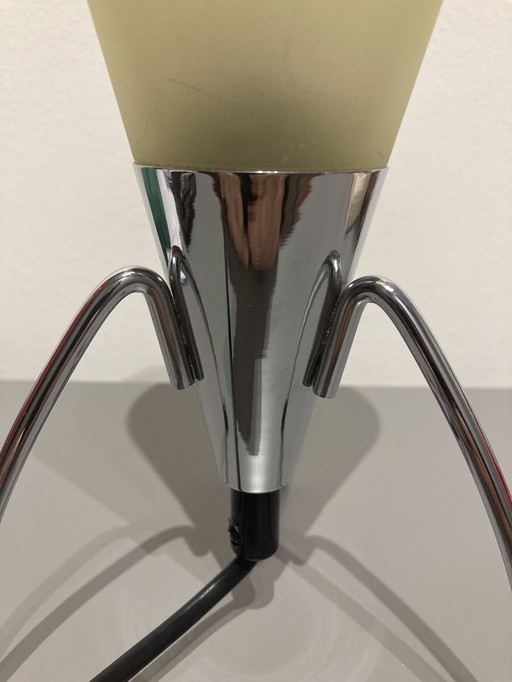 Vintage 3 Leg Space table lamp