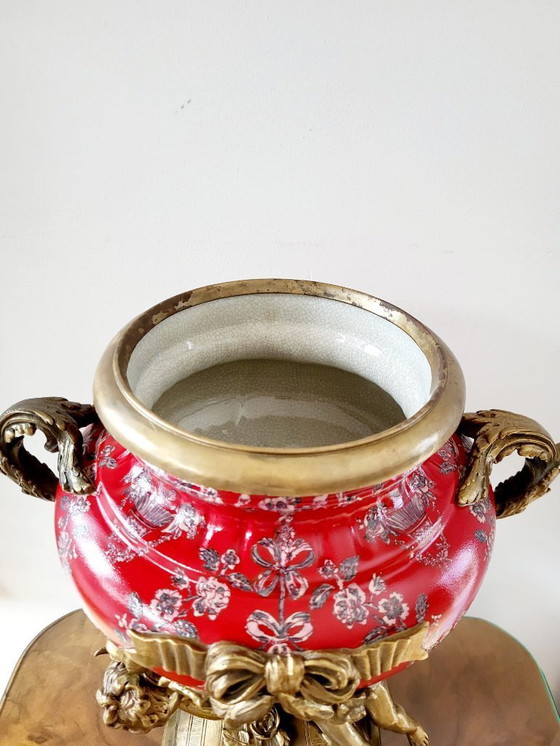 Image 1 of Imponente jardiniere in bronzo con putti in stile barocco