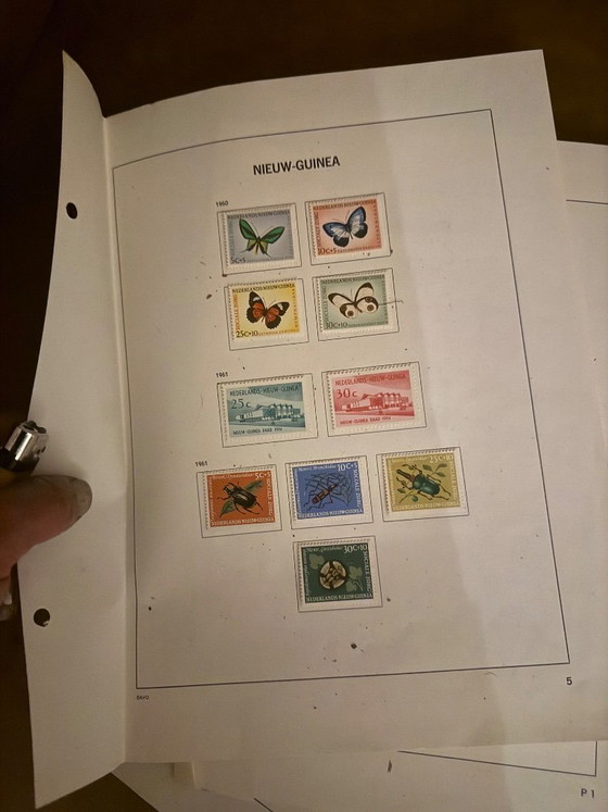 Briefmarkensammlung Neuguinea, Dekorative Objekte, Papier, Mehrfarbig (Foto 3 von 9)