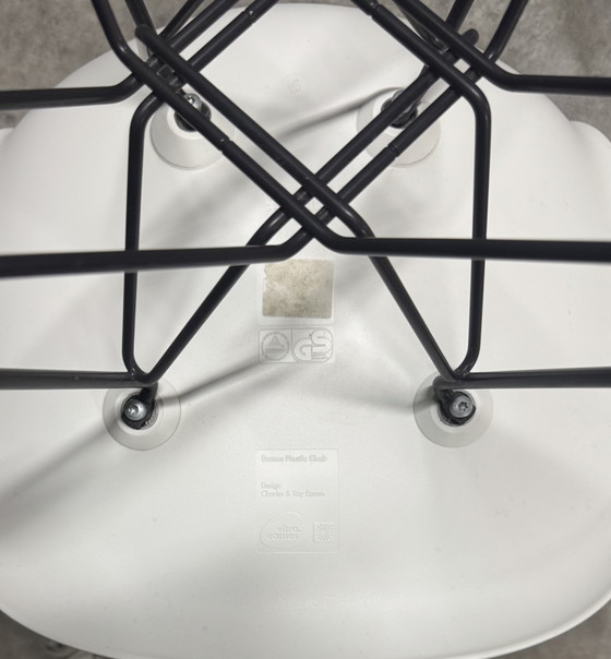Image 1 of Vitra-stoelontwerp van C.&R. Eames
