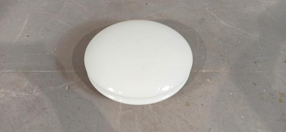 Image 1 of lampada da soffitto rotonda in vetro opalino vintage