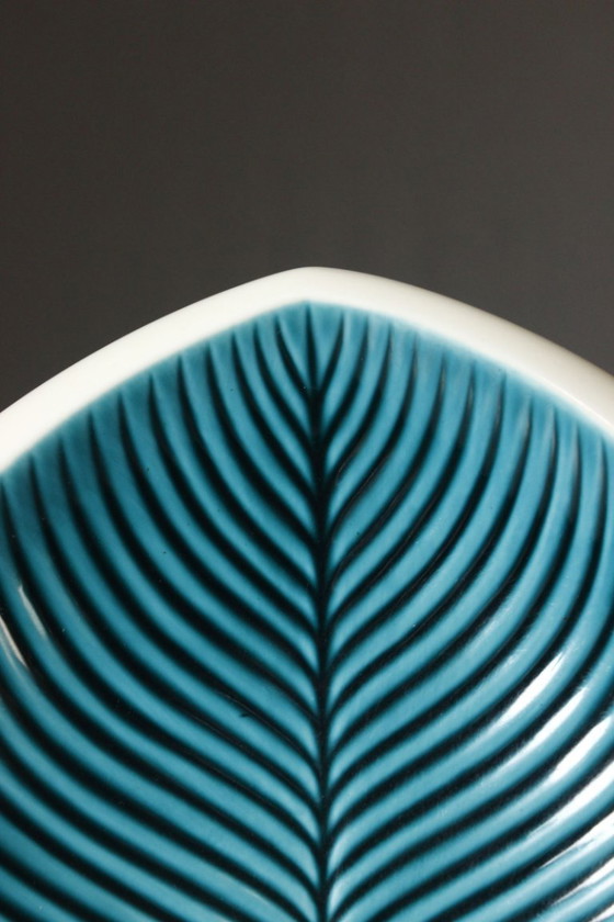 Image 1 of Verceram France - Large fruit bowl in the shape of a leaf, 1950s design