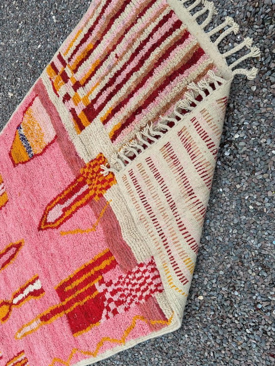 Image 1 of Magnificent handcrafted rug 200cm x 300cm