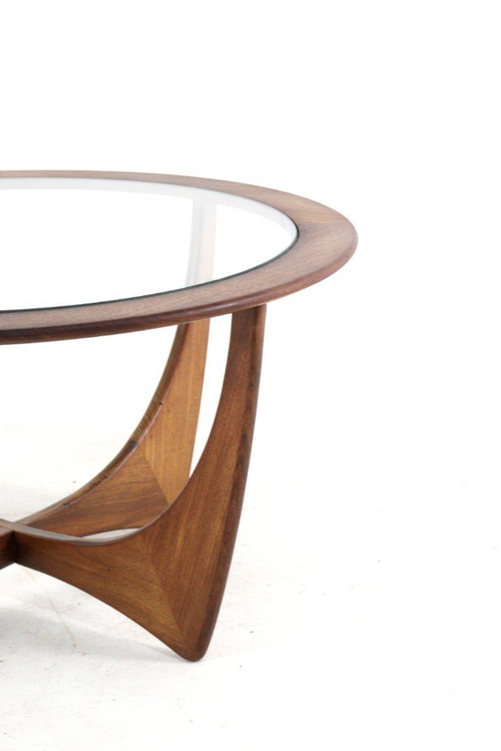 Image 1 of Tavolino rotondo G-Plan Astro con piano in vetro vintage a soffietto