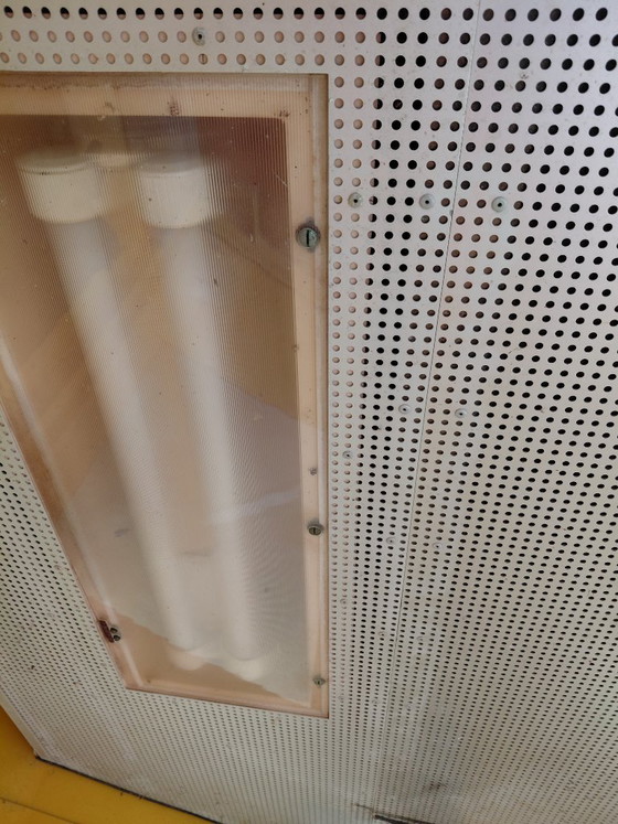 Cabine téléphonique jaune historique FeH R (accessible aux personnes à mobilité réduite) de 1985 – Pièce de (photo 4 of 5)