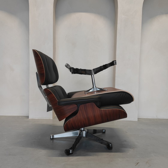 Image 1 of Vitra Eames Lounge Chair Incl. Ottoman - Palisander - Nero F Leder