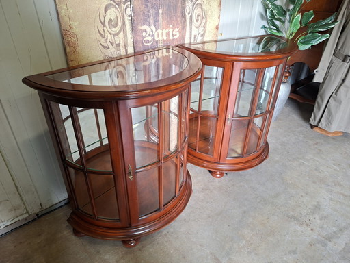 Vetrina classica italiana semicircolare, mobile porta vino, whisky bar, dimensioni 87x47cm e altezza 93cm.