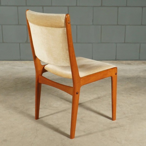 Set da pranzo in teak di metà secolo: tavolo e 4 sedie. – Velvet (photo 15 of 24)