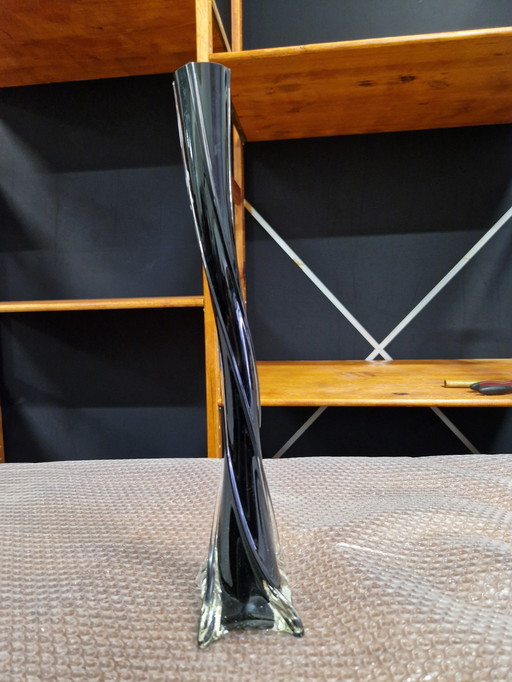 Jarrón retro negro convertido