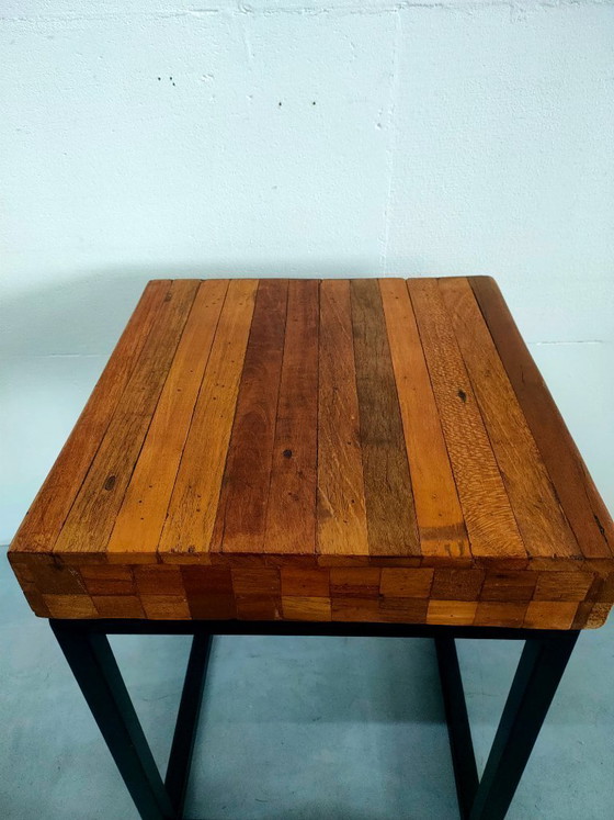 Image 1 of Mesita auxiliar, mesa para plantas, estructura metálica con tablero de madera gruesa.