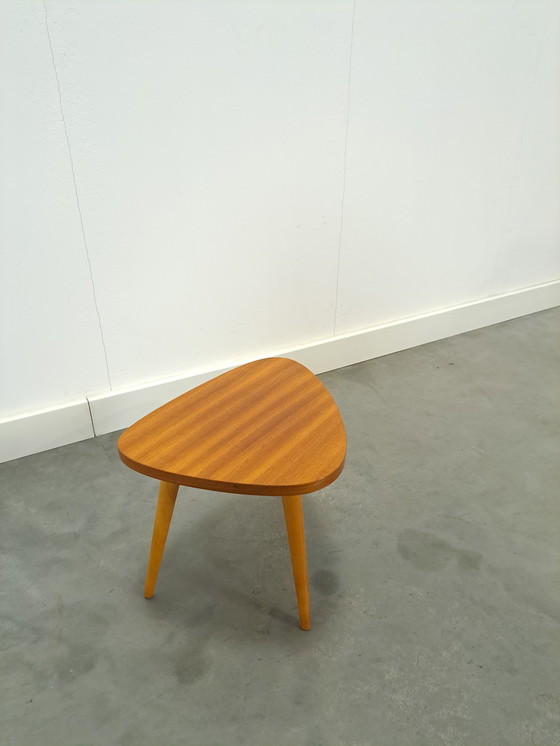 Image 1 of Tavolino da giardino impiallacciato n. 18, tavolino laterale