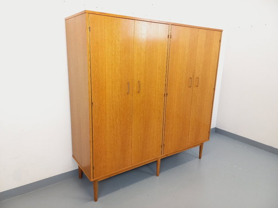 Image 1 of Armoire vintage en bois de chêne des années 60