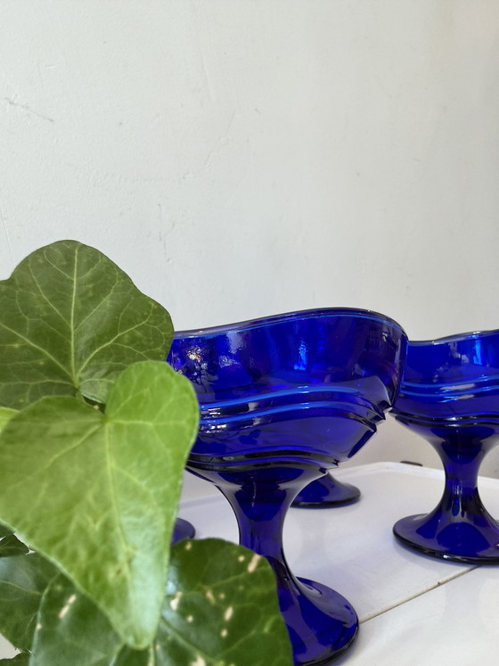 Image 1 of Set aus 4 blauen Coupé-Gläsern