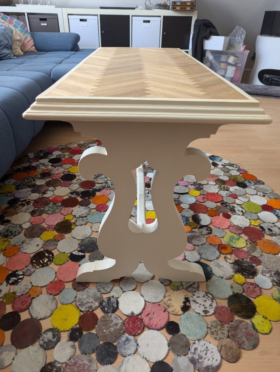 Image 1 of Pezzo unico realizzato a mano: tavolino da caffè con parquet in rovere a spina di pesce e curve eleganti