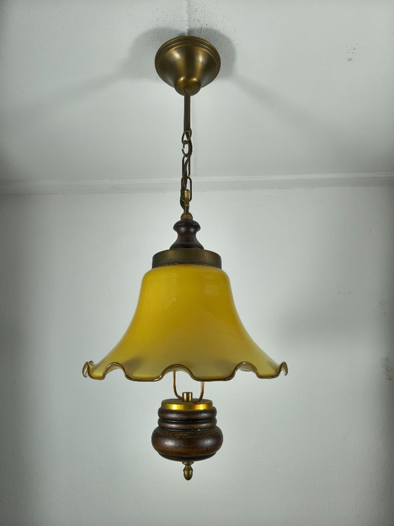 Image 1 of Lámpara colgante antigua de cristal opalino amarillo, 1920-1930