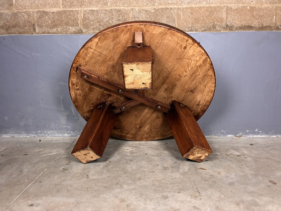 Image 1 of Tavolino da caffè rotondo brutalista in rovere massello