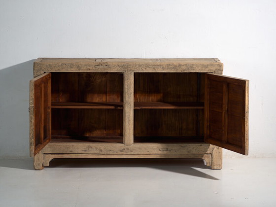 Credenza bassa lunga antica in olmo con due ante – Cina, circa 1950 – Credenze con vetrina (photo 32 of 40)