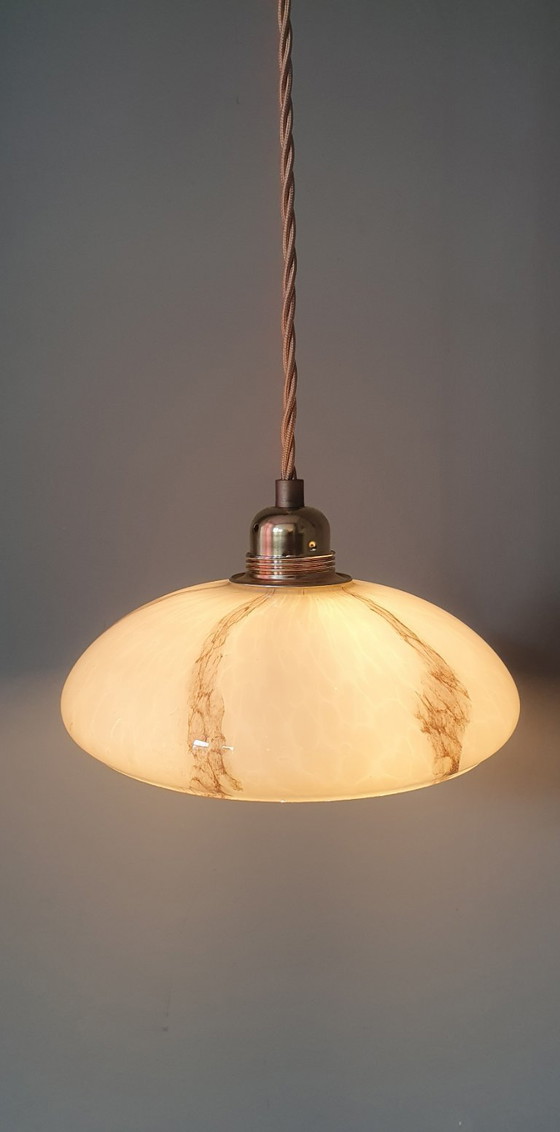 Image 1 of Lampada a sospensione vintage in vetro opalino effetto marmo, in stile Art Déco.