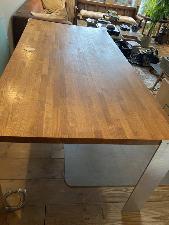 Image 1 of Escritorio/mesa de diseño único con tapa de roble