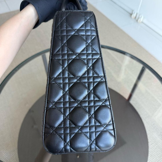 Image 1 of DIOR LADY LARGE - CANNAGE LAMSLEER ZWART MET GOUDEN BESLAG ZONDER BANDJE