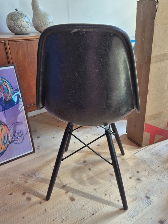 Herman Miller DSW Shell Chair Grey Upholstered – Dining chairs, Fiberglass (photo 2 of 5)