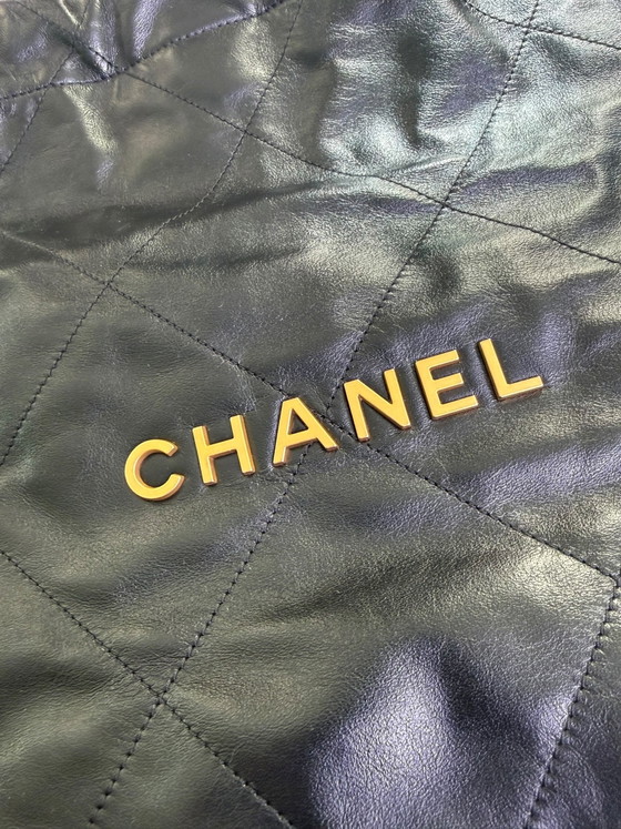 Image 1 of Chanel tas 22