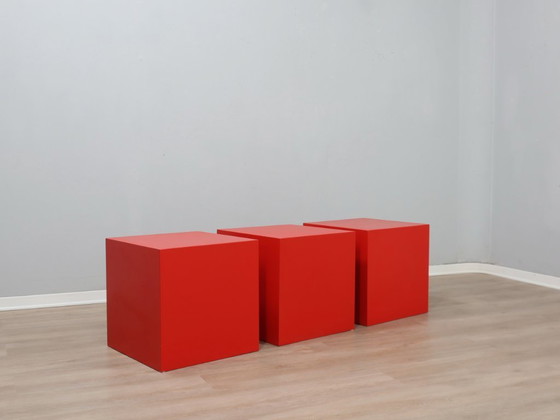 Image 1 of Set di 3 sgabelli / tavolini in vetroresina del 1960