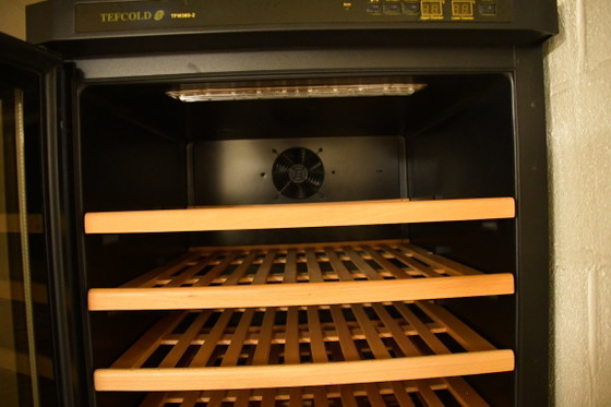 TEFCOLD TFW360-2 wine cooler, black with wooden shelves, Liquor cabinets, Metal, Glass (photo 5 of 6)