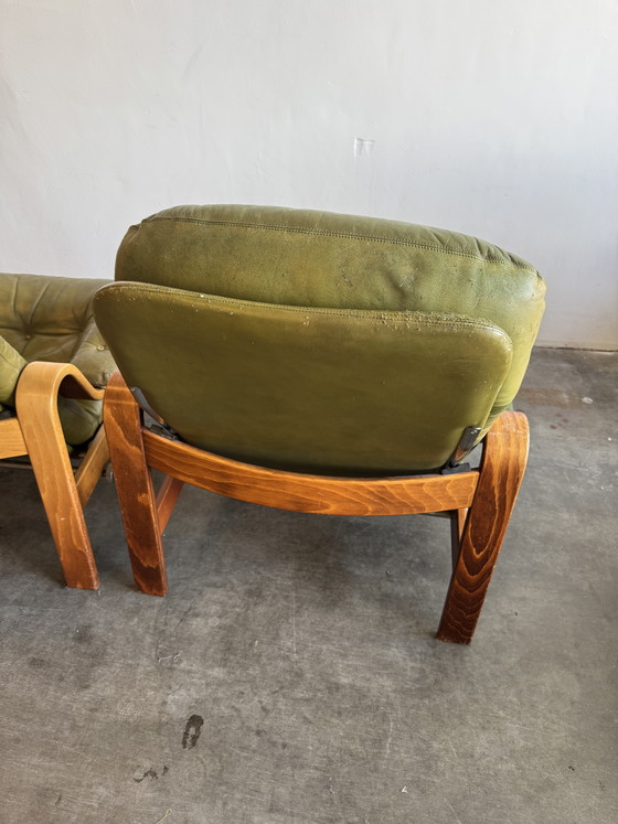 Image 1 of Juego de 2 sillones verde oliva – Göte Möbler, Suecia, años 70