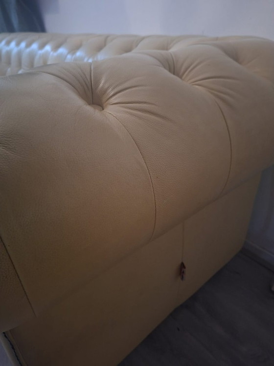 Chesterfield-Stil – Sofas, Leder, Metall (photo 6 of 7)