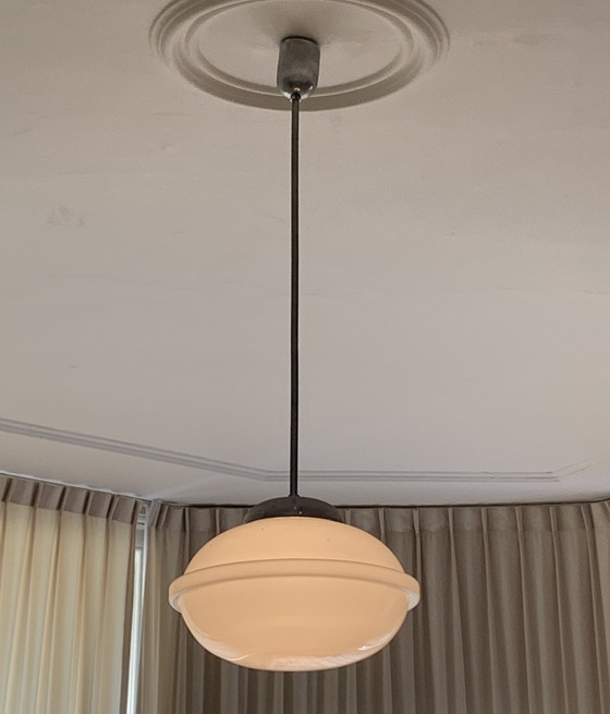 Image 1 of !930's Schoolhouse Lampe à suspension Globe en verre blanc