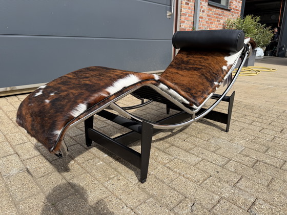 Image 1 of Cassina LC4 Le Corbusier d'origine, cuir de vachette, neuf dans sa boîte
