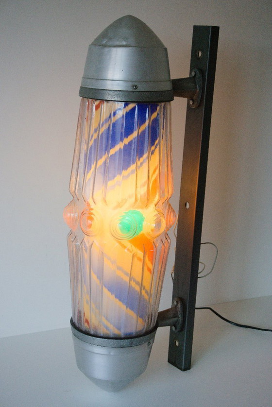 Image 1 of Palo luminoso pubblicitario da barbiere giapponese d'epoca: design spaziale, montaggio a parete, completamente funzionale