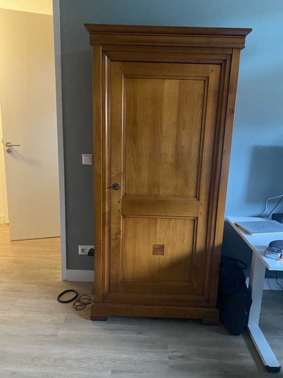 Image 1 of Armoire en bois de cerisier