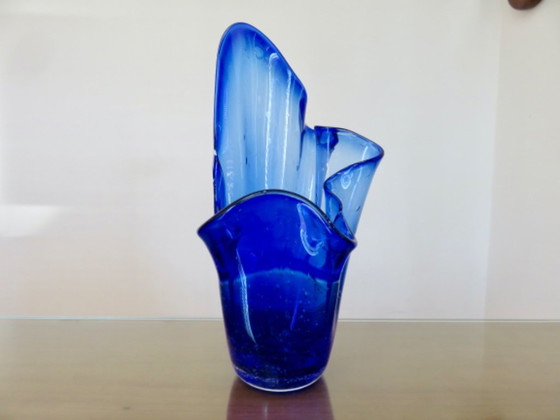 Grand vase "Mouchoir" en verre soufflé bleu cobalt, années 60 – Glass (photo 3 of 14)
