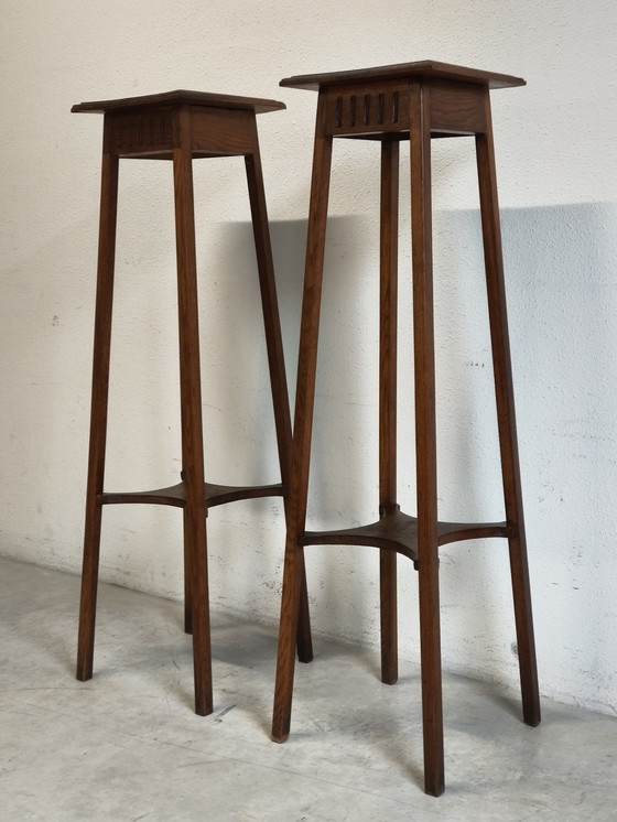 Image 1 of Mesas de plantas o estatuas de roble muy grandes y desgastadas