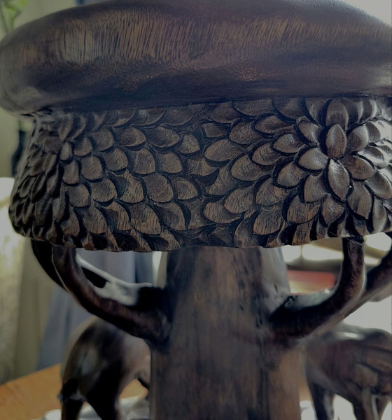 Sgabello / Tavolino elefante thailandese intagliato a mano in legno massello di Suar – Incl. statuetta (photo 7 of 15)