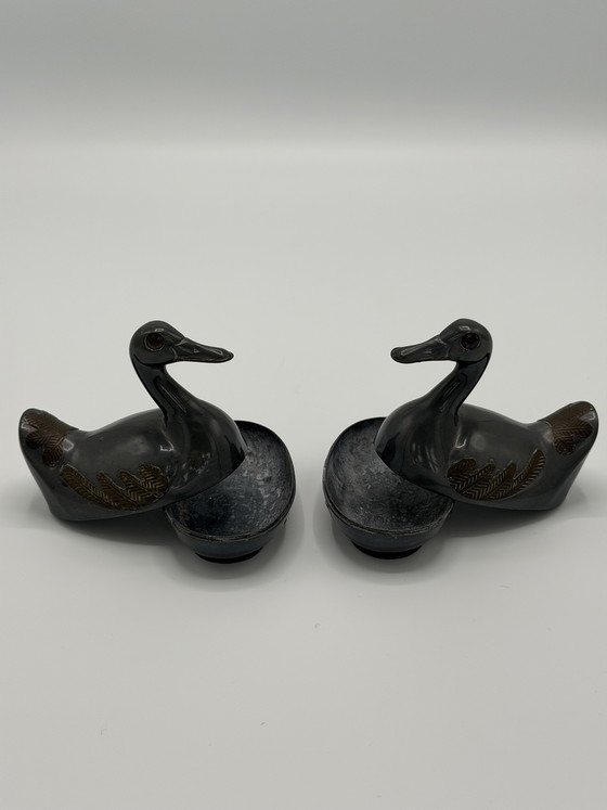 Image 1 of Set van 2 vintage tinnen eend doosjes – decoratief