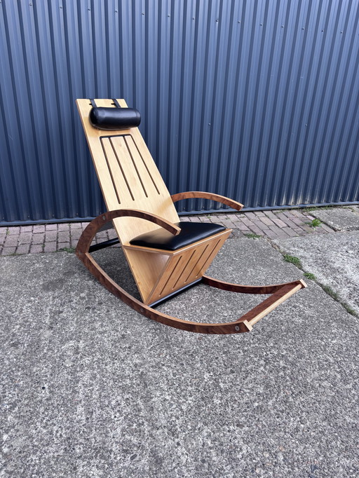 Vintage schommelstoel fauteuil design