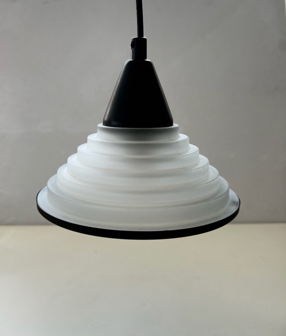 Memphis Pendelleuchten aus Mattglas, Kunststoff, Schwarz (Foto 2 von 6)