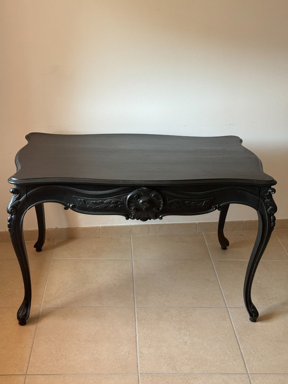 Image 1 of Mesa de comedor/escritorio de estilo barroco en madera de haya negra.