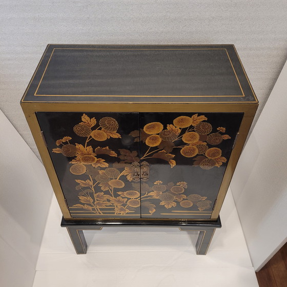Image 1 of Cabinet “Crisantemos”, Laca Urushi-E, Periodo Showa, S. Xx - Japón
