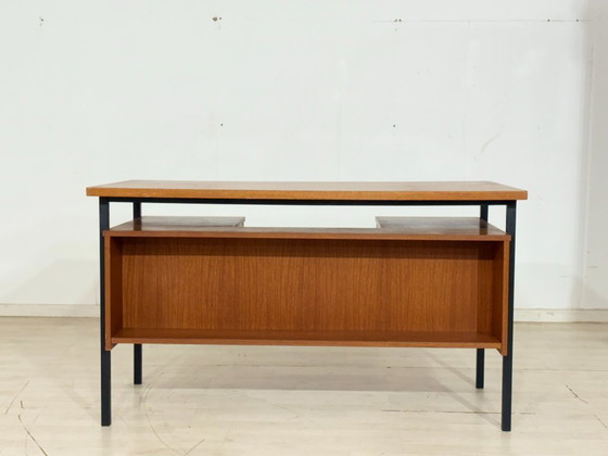 Image 1 of Mid-Century Danish Teak-Schreibtisch mit Metallgestell / Bürotisch / 60er Jahre
