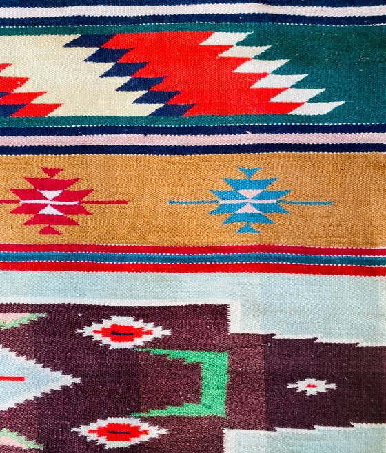 Image 1 of Tapis moderniste