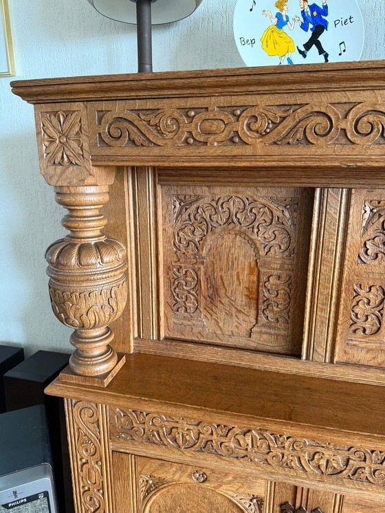 Image 1 of Antica credenza/buffet inglese con intaglio in legno, circa 1800