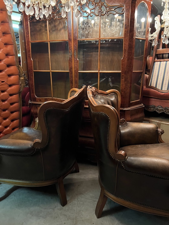 Image 1 of 2 poltrone Chesterfield barocche in pelle