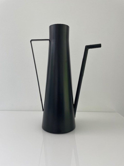 Arrosoir / vase "Portici" en fer noir mat au design minimaliste